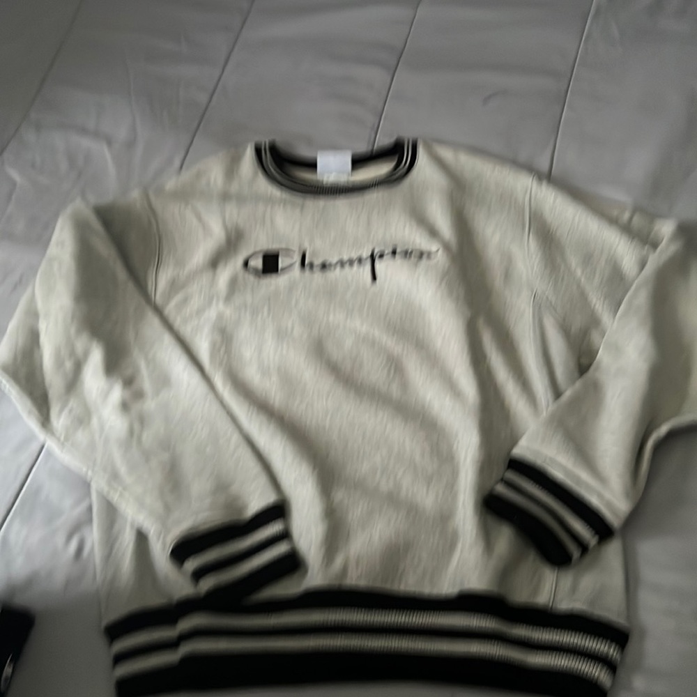 Champion sweatpants 6pair - Champion T-shirt 4 Champion sweatshirts 2 -